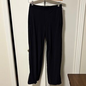 Lululemon Black Mid Rise Mesh Side Pants